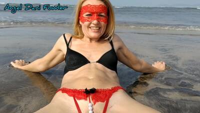 Milf Resting Naked By The Seaside Hd on tubemilf.net