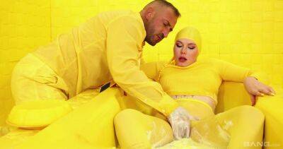 Yellow kinks in smashing latex fetish for a pretty slutty MILF on tubemilf.net