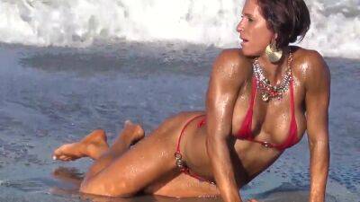 Tanned And Sultry Fitness Mom Toni Andra 4 - Usa on tubemilf.net