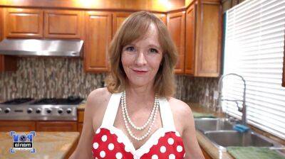 Hot sexy MILF Cindi Sinclair on her knees in the kitchen sucking cock! POVMania on tubemilf.net